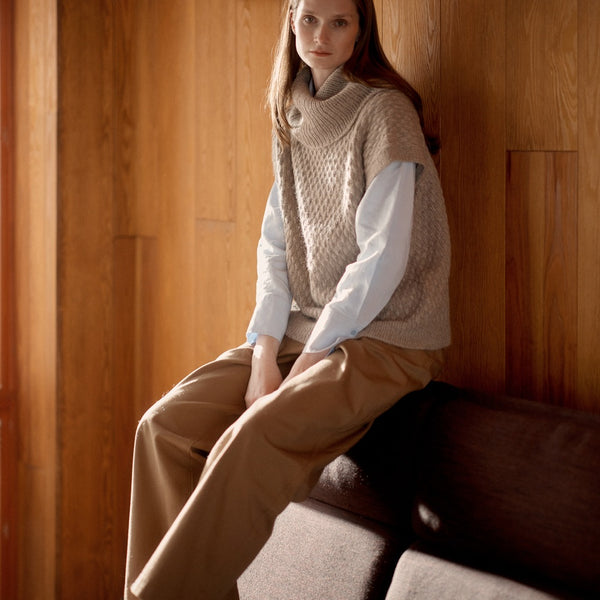 Entwined: Cables, Lace and Knitted Treasures