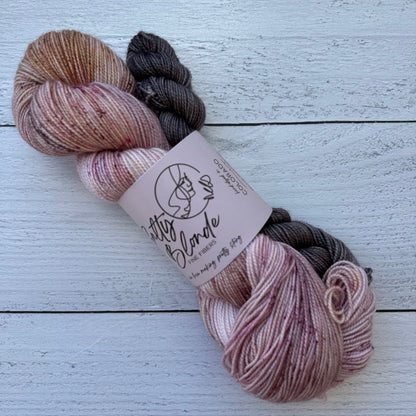 Salty Blonde Fiber 2-ply Sock Set