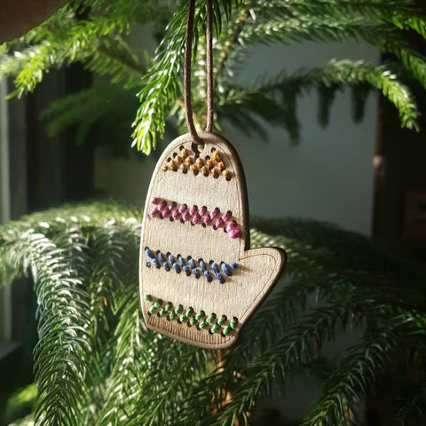 Mitten Ornament Kit